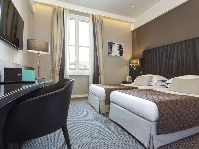 Comfort twin room hotel artemide**** rome Comfort twin room hotel artemide**** rome