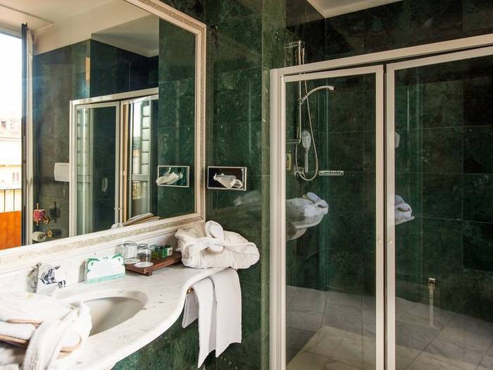 Classic queen single room french bed hotel victoria**** turin Classic queen single room french bed hotel victoria**** turin