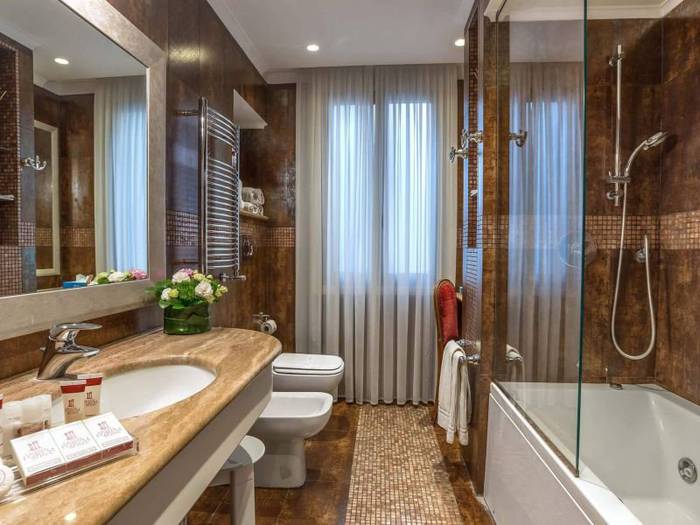 Superior double room with view Hotel Forum**** ROME Superior double room with view Hotel Forum**** ROME