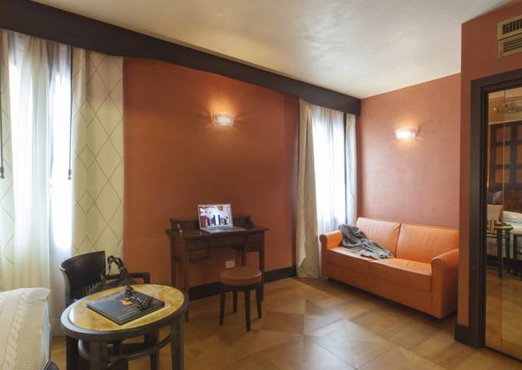 Triple room Hotel Saturnia & International**** VENICE Triple room Hotel Saturnia & International**** VENICE