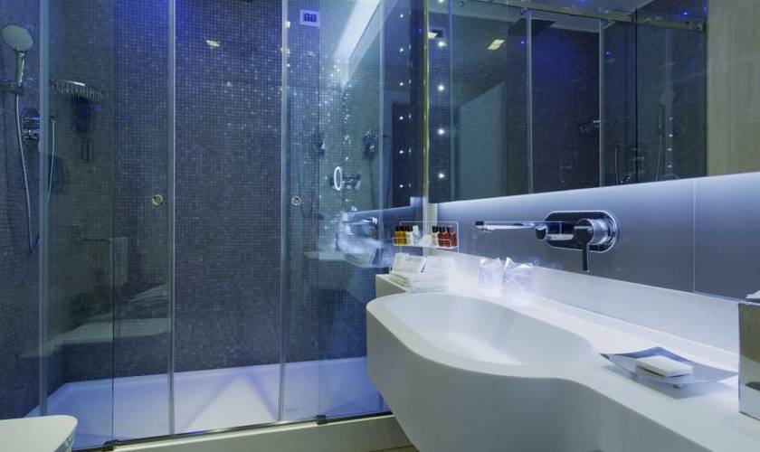 Deluxe triple room Hotel Artemide**** ROME Deluxe triple room Hotel Artemide**** ROME