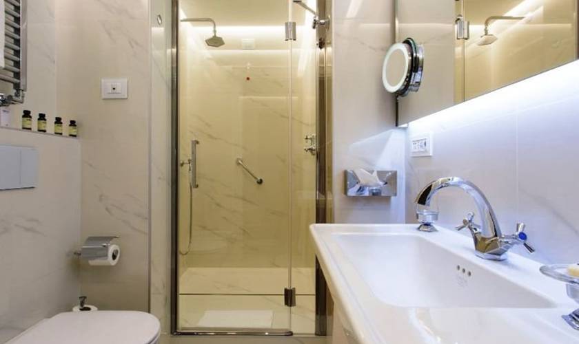 Classic double for single use Hotel Degli Artisti**** ROME Classic double for single use Hotel Degli Artisti**** ROME