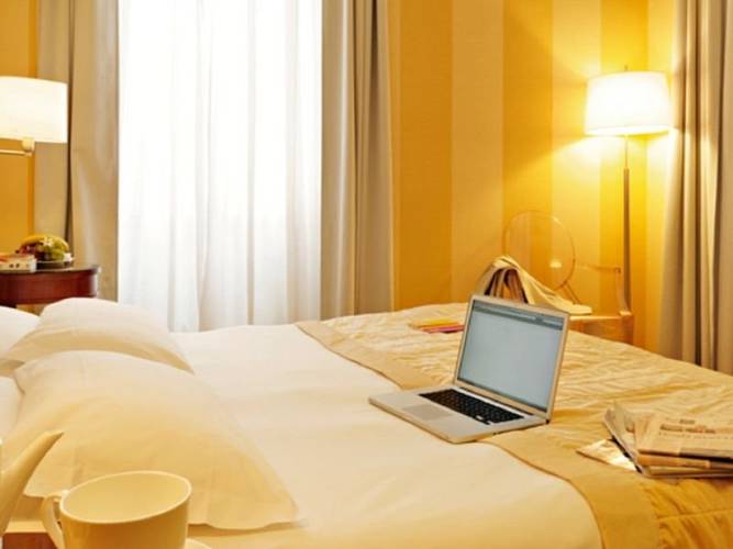 Balcony double room Hotel Gran Duca di York*** MILAN Balcony double room Hotel Gran Duca di York*** MILAN