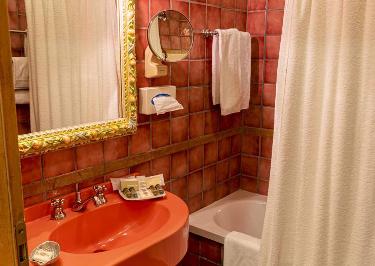 Classic triple room Hotel Boccaccio**** PISA-CALCINAIA Classic triple room Hotel Boccaccio**** PISA-CALCINAIA