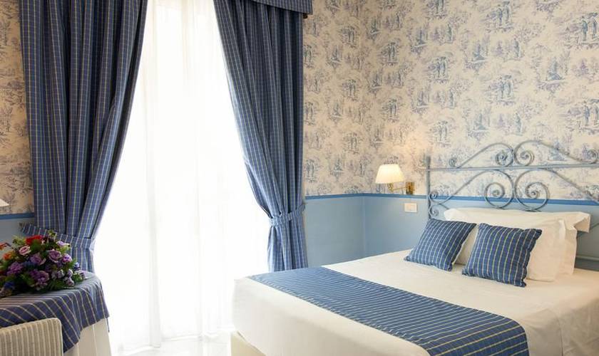 Classic queen single room french bed Hotel Victoria**** TURIN