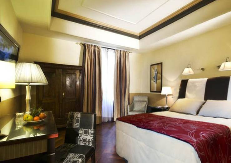 Camera superior tripla Hotel Royal Court**** ROMA Camera superior tripla Hotel Royal Court**** ROMA