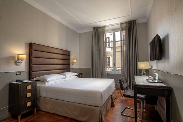Camera deluxe matrimoniale Hotel Royal Court**** a ROMA