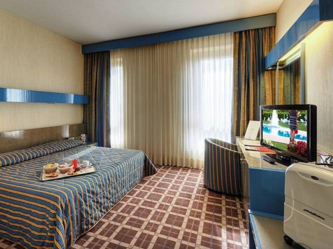 Business double room Hotel Federico II**** ANCONA-JESI Business double room Hotel Federico II**** ANCONA-JESI