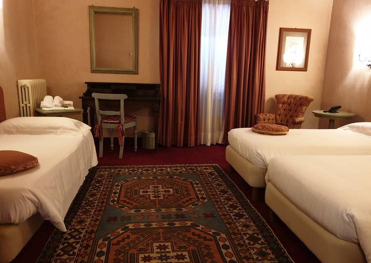 Classic triple room Hotel Boccaccio**** PISA-CALCINAIA Classic triple room Hotel Boccaccio**** PISA-CALCINAIA