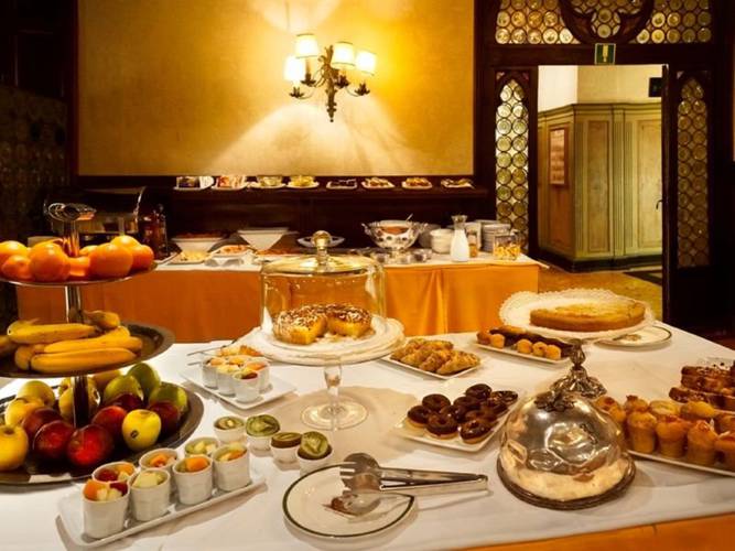 Buffet breakfast Hotel Saturnia & International**** VENICE