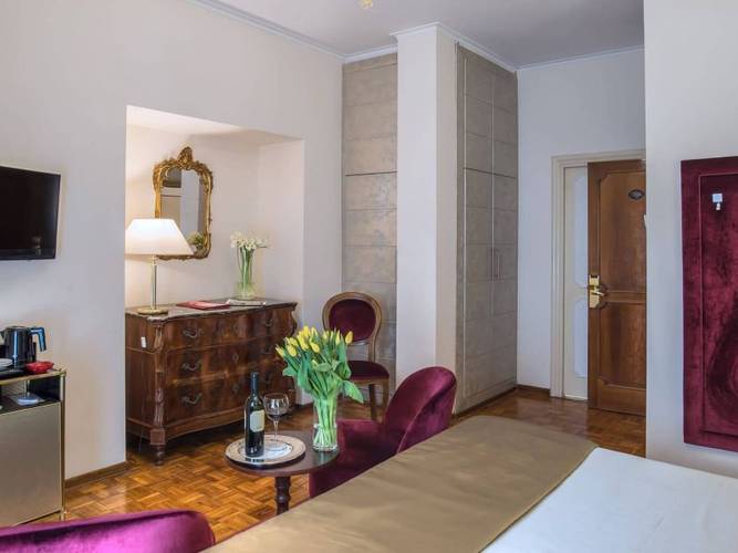 Deluxe double room with view hotel forum**** rome Deluxe double room with view hotel forum**** rome