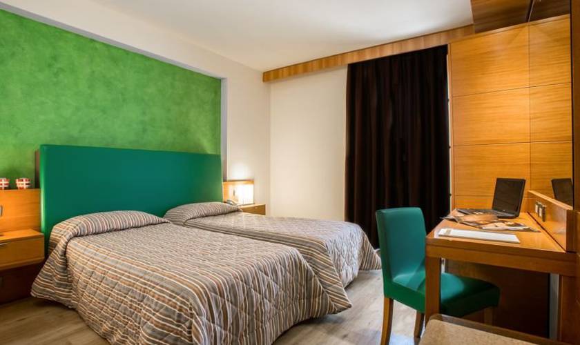 Standard twin room Hotel Galilei**** PISA