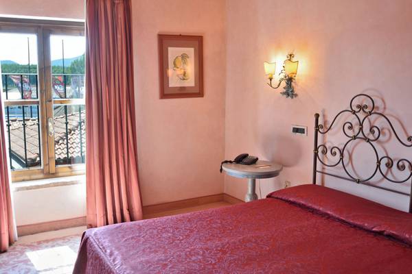 Classic room with french bed Hotel Boccaccio**** in PISA-CALCINAIA