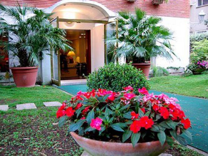 Entrance Hotel Panama Garden**** ROME