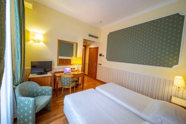 Superior twin room Andreola Central Hotel**** in MILAN