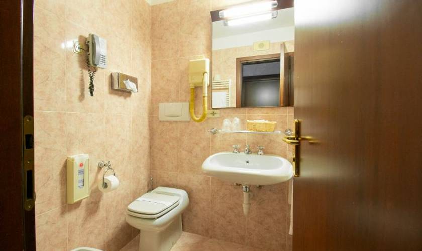 Standard twin room Hotel Excelsior San Marco**** BERGAMO Standard twin room Hotel Excelsior San Marco**** BERGAMO