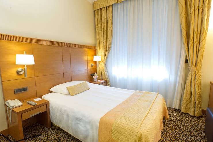 Camera classic singola Hotel Dei Cavalieri Caserta**** CASERTA Camera classic singola Hotel Dei Cavalieri Caserta**** CASERTA