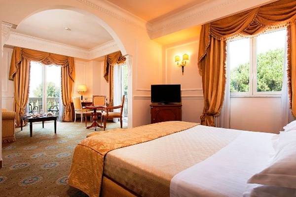 Superior Double room Grand Hotel Vanvitelli**** in CASERTA