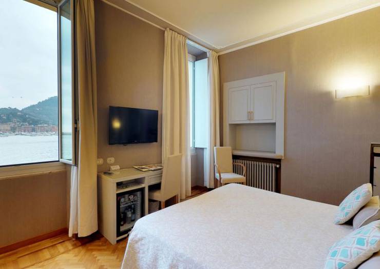 Double room with garden-sea view Hotel Metropole & Santa Margherita**** SANTA MARGHERITA LIGURE Double room with garden-sea view Hotel Metropole & Santa Margherita**** SANTA MARGHERITA LIGURE