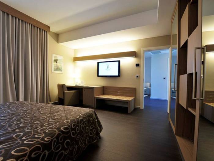 Camera tripla hotel federico ii**** ancona-jesi Camera tripla hotel federico ii**** ancona-jesi