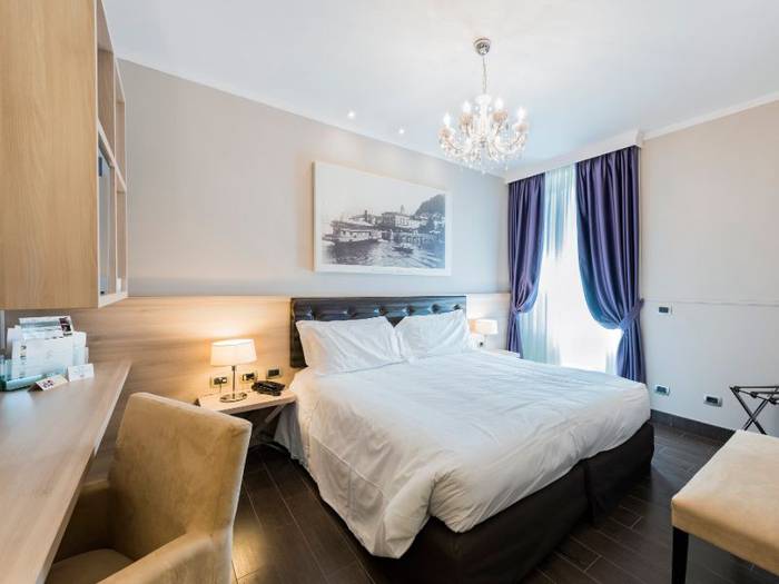 Superior double or twin room hotel il corazziere**** como-merone Superior double or twin room hotel il corazziere**** como-merone