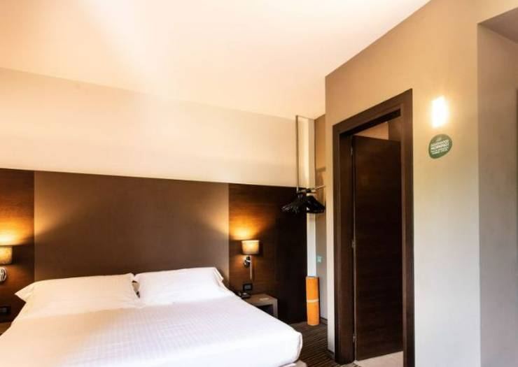 Camera matrimoniale sweet Sweet Hotel**** VICENZA-SCHIAVON Camera matrimoniale sweet Sweet Hotel**** VICENZA-SCHIAVON