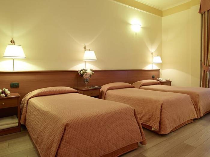 Triple room Hotel Italia*** VERONA Triple room Hotel Italia*** VERONA