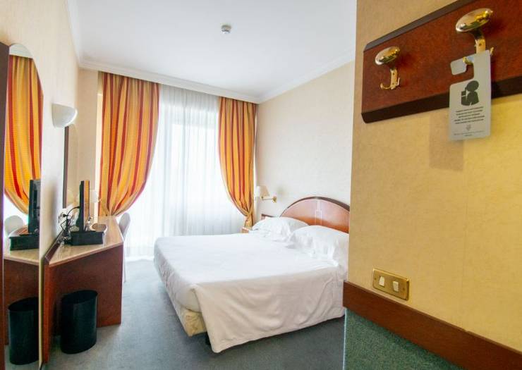 Deluxe double room Hotel Excelsior San Marco**** BERGAMO Deluxe double room Hotel Excelsior San Marco**** BERGAMO