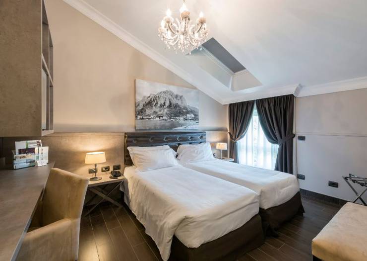 Superior double or twin  room Hotel Il Corazziere**** COMO-MERONE