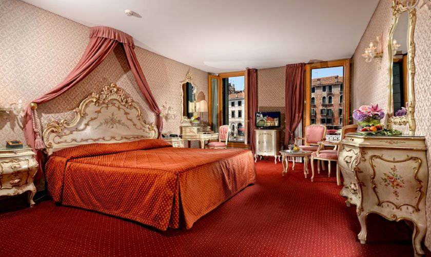 Junior suite con vista sul canal grande Hotel Rialto**** VENEZIA Junior suite con vista sul canal grande Hotel Rialto**** VENEZIA