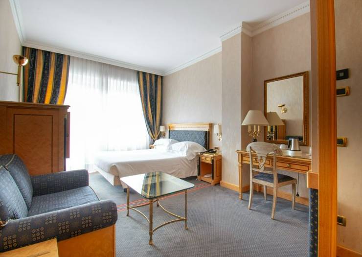 Deluxe double room Hotel Excelsior San Marco**** BERGAMO Deluxe double room Hotel Excelsior San Marco**** BERGAMO