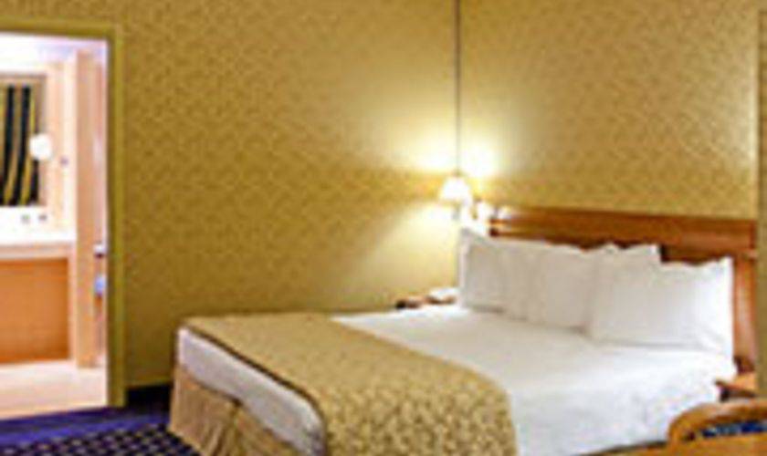 Superior double or twin room hotel ovest**** piacenza Superior double or twin room hotel ovest**** piacenza