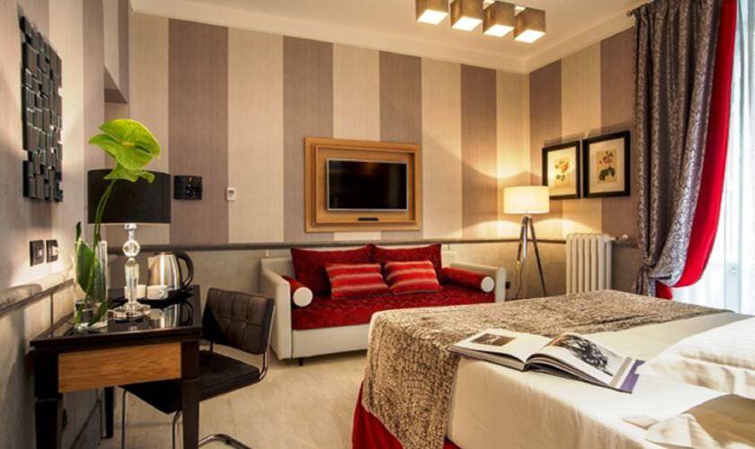 Camera deluxe tripla Hotel Royal Court**** ROMA Camera deluxe tripla Hotel Royal Court**** ROMA