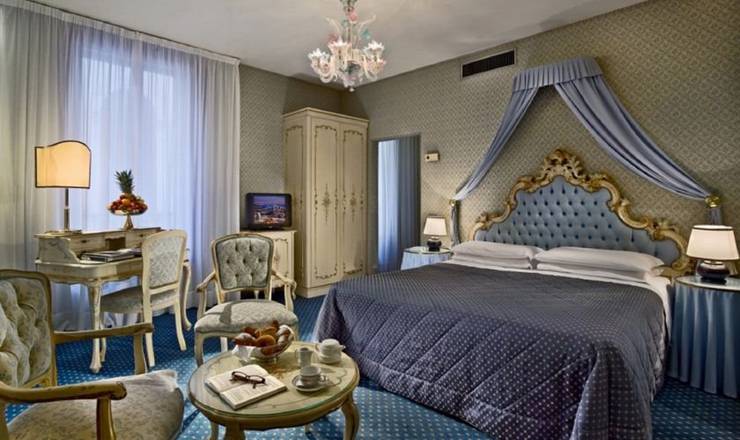 Junior suite con vista sul canal grande Hotel Rialto**** VENEZIA