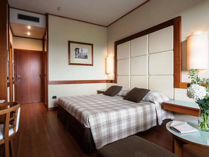 Classic double or twin room Hotel Londra**** FLORENCE Classic double or twin room Hotel Londra**** FLORENCE