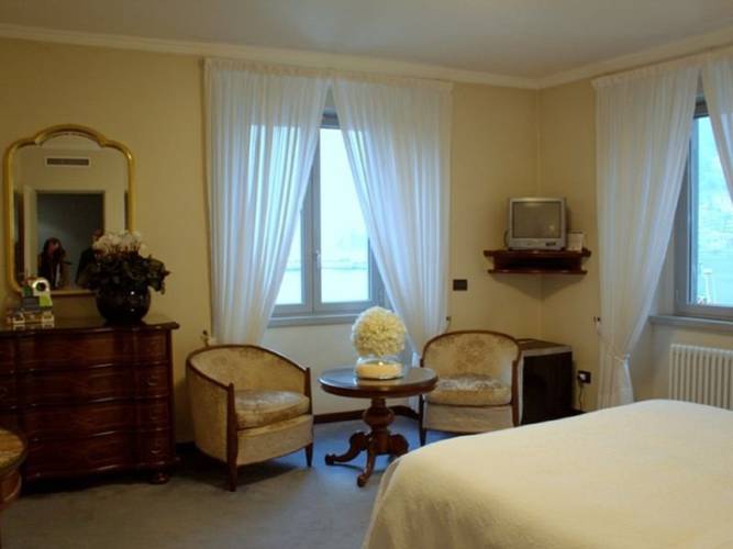 Superior double room hotel metropole & suisse au lac**** como Superior double room hotel metropole & suisse au lac**** como