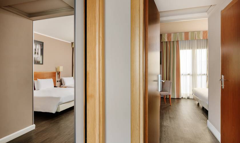 Family room Hotel Dei Cavalieri Caserta**** CASERTA Family room Hotel Dei Cavalieri Caserta**** CASERTA
