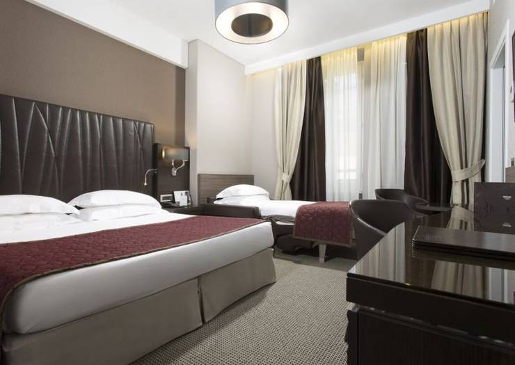 Deluxe triple room Hotel Artemide**** ROME