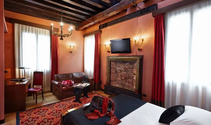 Triple room hotel saturnia & international**** venice Triple room hotel saturnia & international**** venice