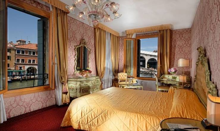 Junior suite canal grande view Hotel Rialto**** VENICE