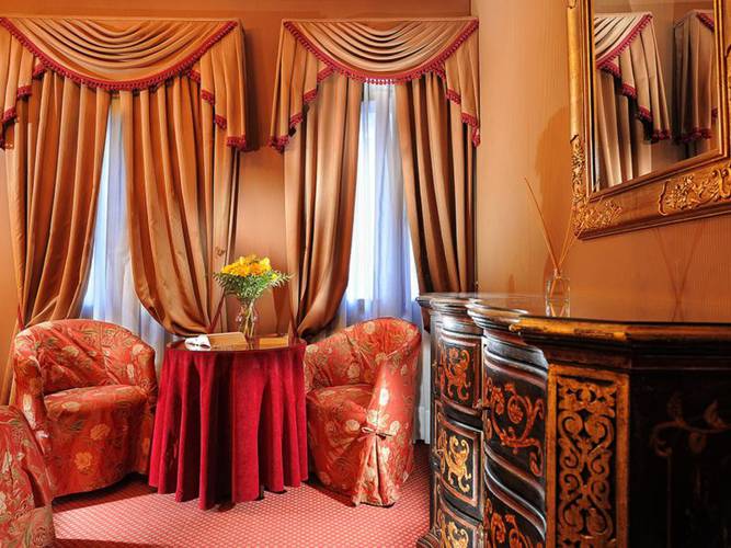 Superior double room Hotel Concordia**** VENICE Superior double room Hotel Concordia**** VENICE