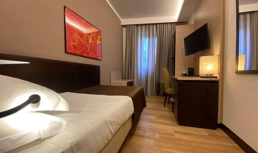 Camera singola Hotel Carlton*** FERRARA Camera singola Hotel Carlton*** FERRARA