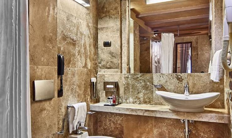Superior double room hotel saturnia & international**** venice Superior double room hotel saturnia & international**** venice