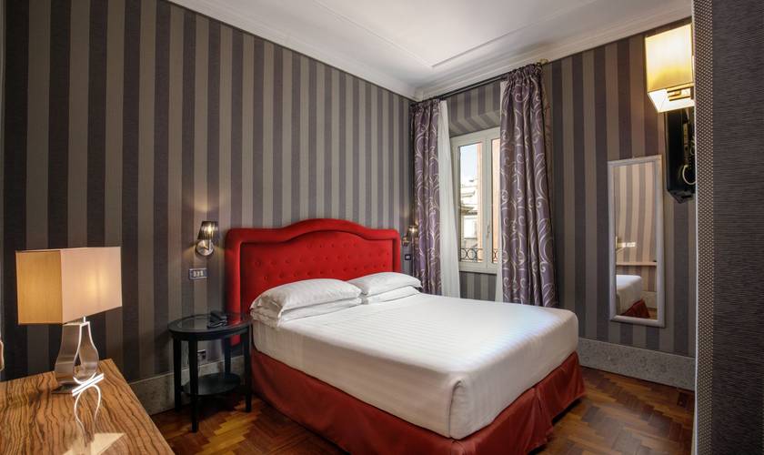 Standard double room Hotel Royal Court**** ROME Standard double room Hotel Royal Court**** ROME
