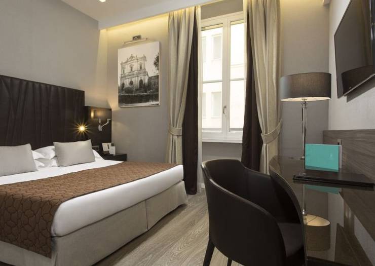 Comfort double room Hotel Artemide**** ROME