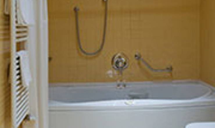 Superior double or twin room hotel ovest**** piacenza Superior double or twin room hotel ovest**** piacenza