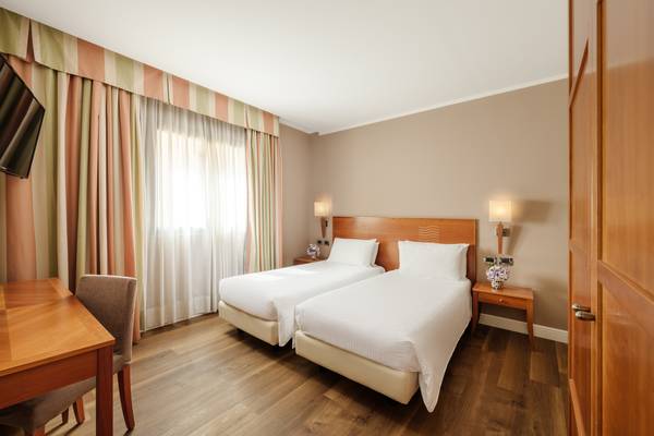 Family Room Hotel Dei Cavalieri Caserta**** in CASERTA