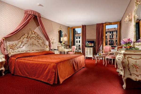 Junior suite Canal Grande view Hotel Rialto**** in VENICE