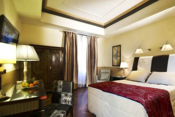Superior triple room Hotel Royal Court**** in ROME