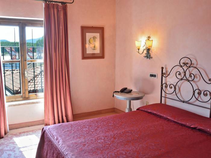 Classic room with french bed hotel boccaccio**** pisa-calcinaia Classic room with french bed hotel boccaccio**** pisa-calcinaia